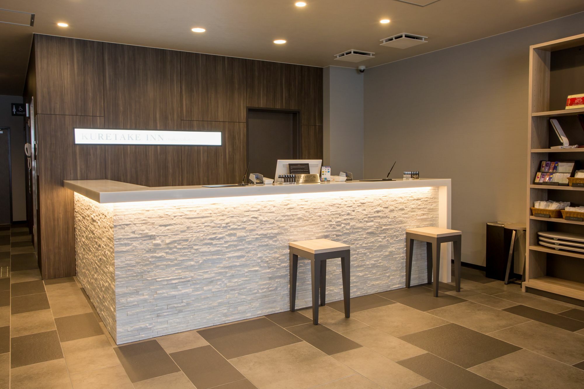 Kuretake Sakaisuji Honmachi Hotel Osaka